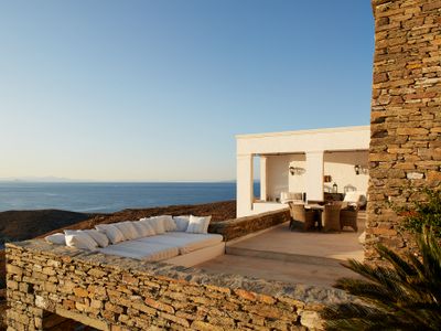 Three Bay House – Luxury and Soothing Sea Views