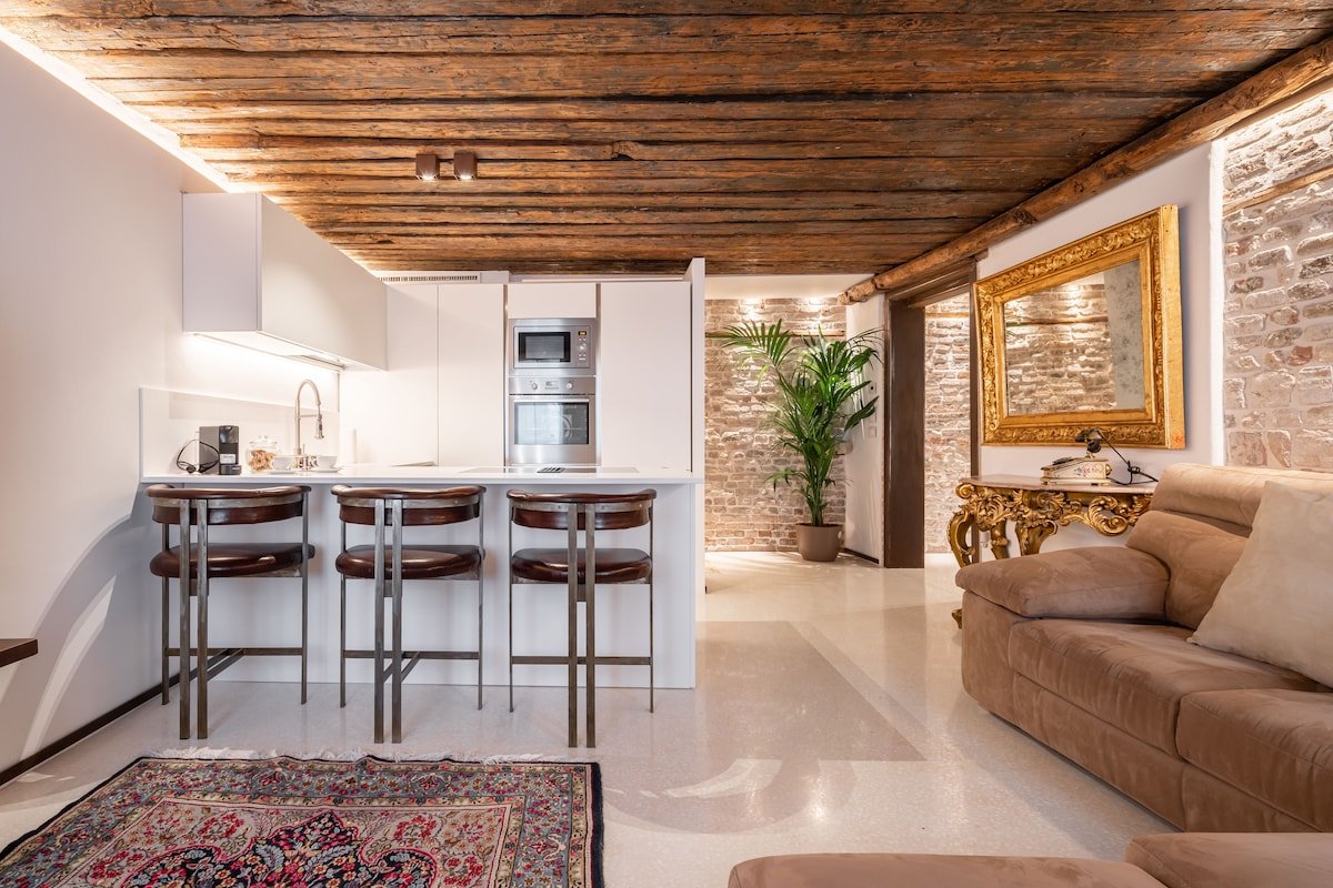 The Church Lodge – Rialto Bridge gallery image 2