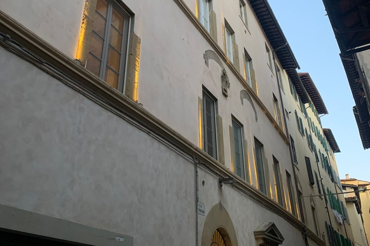 Ponte vecchio luxurious home gallery image 3