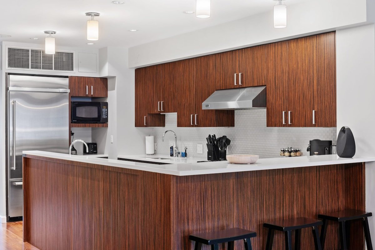 RoveTravel | Gotham House II | 3BR Luxury Duplex gallery image 4