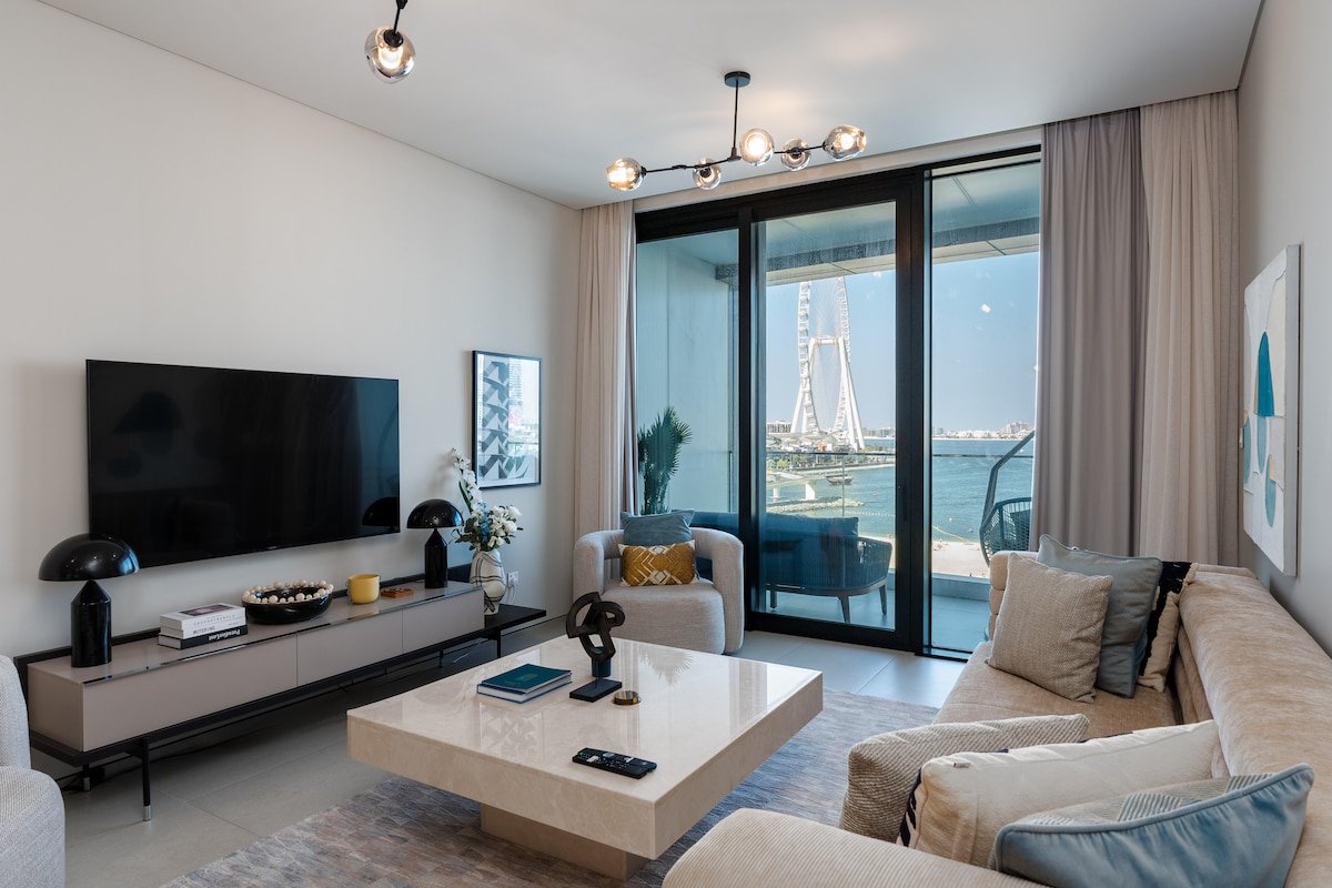 Stylish Address JBR 3BR w/ Ain Dubai View