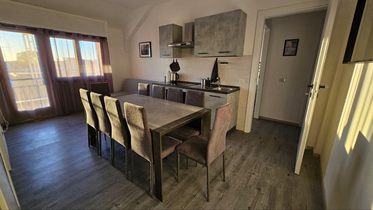 Penthouse Di Re -5 min. metro “Arco di Travertino” gallery image 3