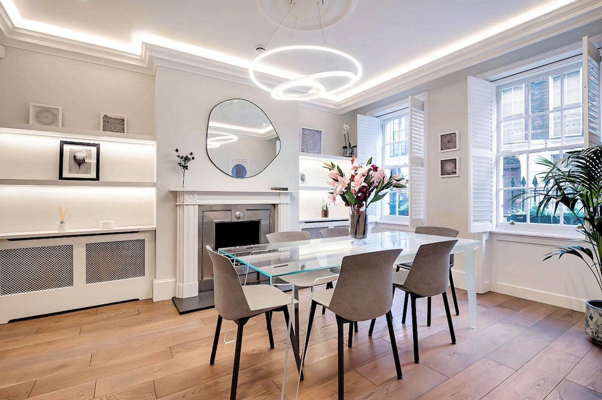 Elegant Townhouse in Trafalgar Square gallery image 4