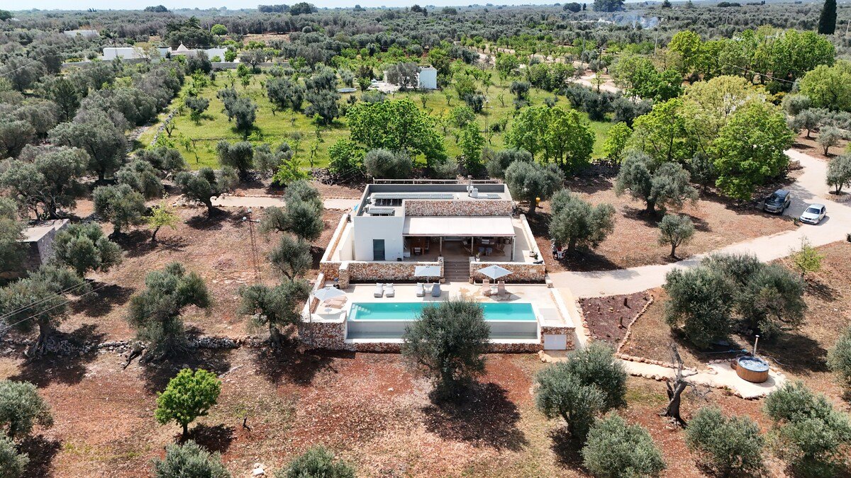 Dream villa with private whirlpool, pool and sauna gallery image 4