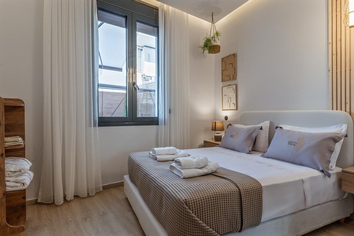 Perth Luxury Living, Athens gallery image 5