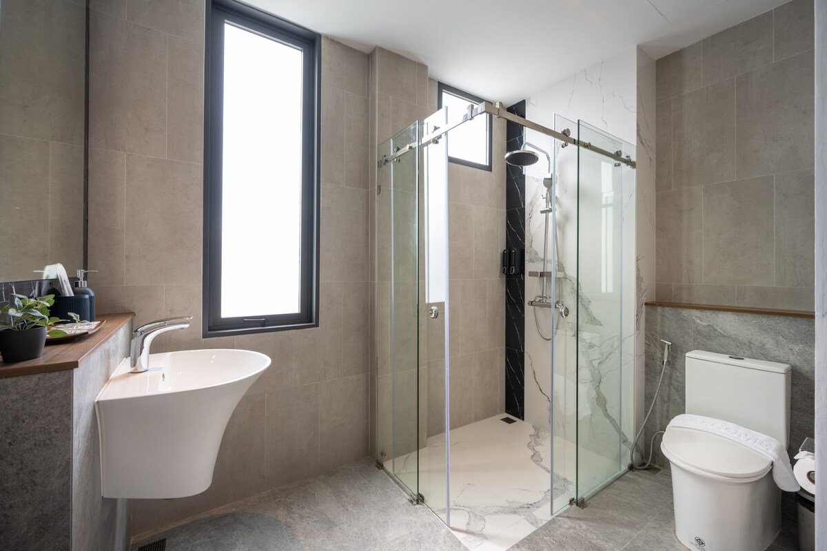 Newly 3 Bedroom Suite, bts On Nut gallery image 5