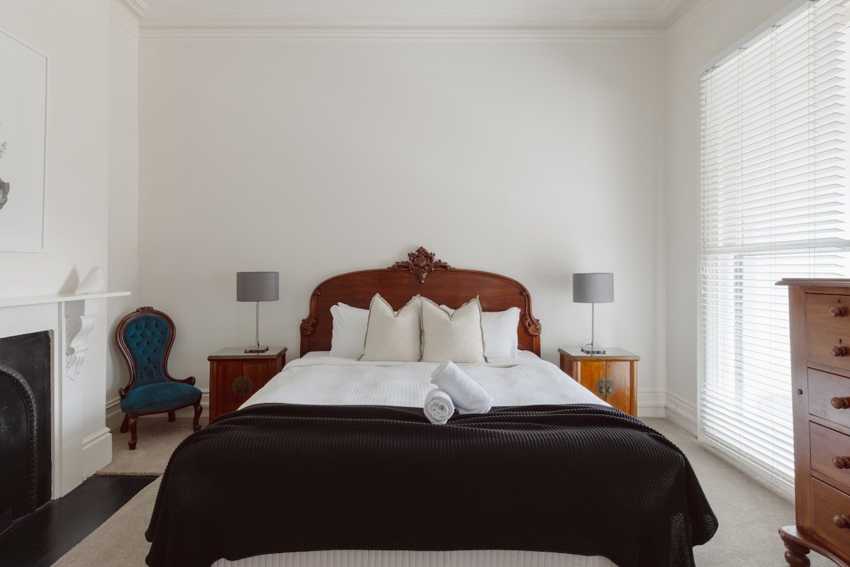 Luxury On Lygon, Victorian Terrace gallery image 4