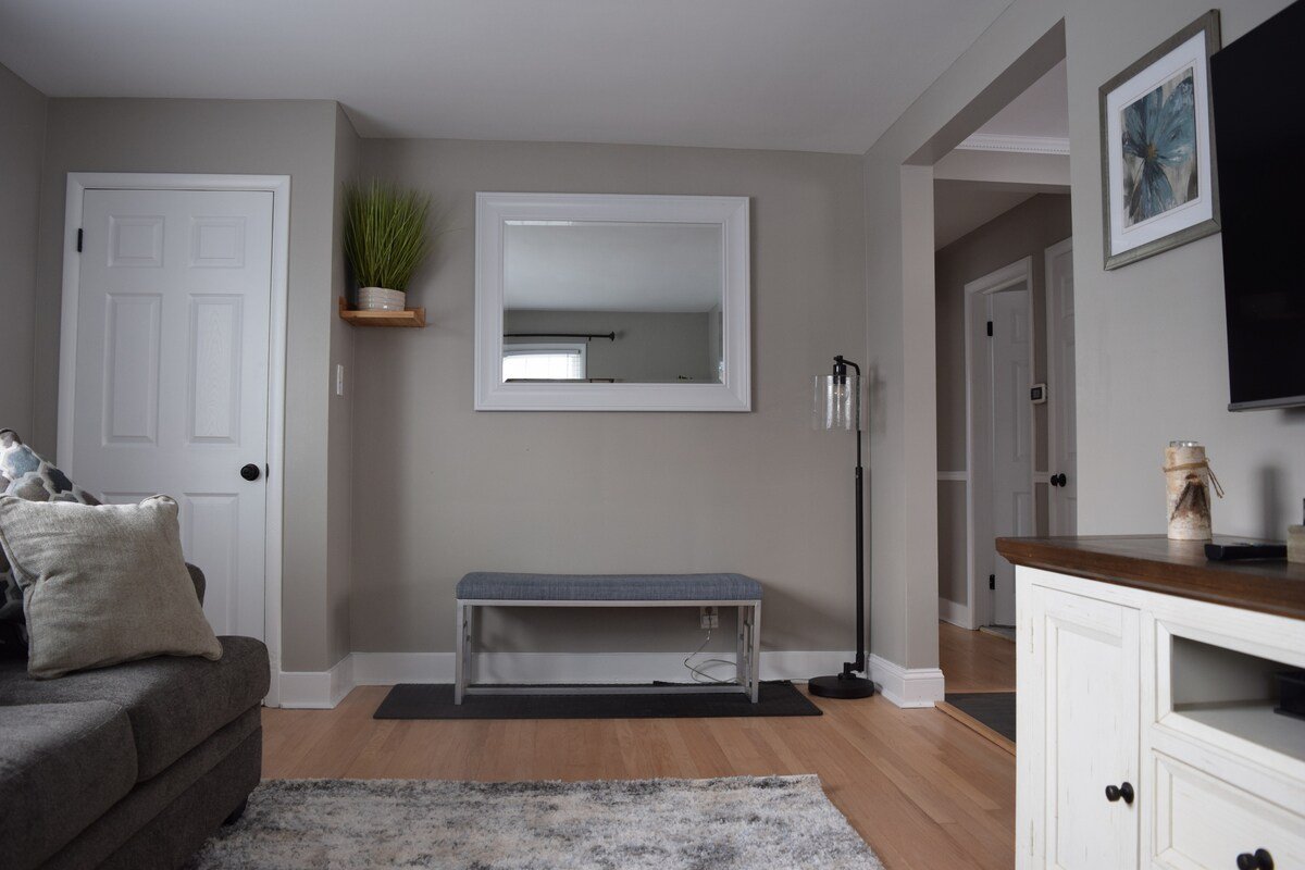 Boho-Chic Cape Conveniently Located gallery image 5