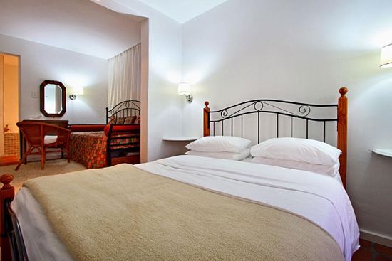 Photo 5 of Camps Bay Terrace Palm Suite accommodation in Camps Bay, Cape Town with 2 bedrooms and 2 bathrooms