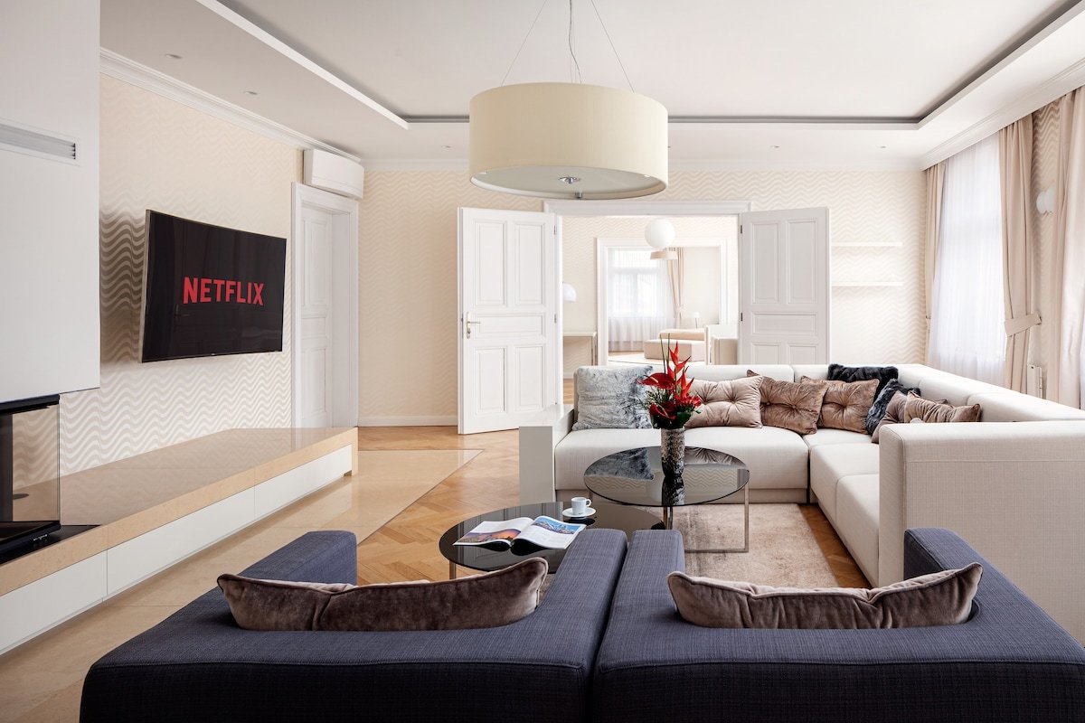 Revolucni Apartments Old Town Three-Bedroom gallery image 2