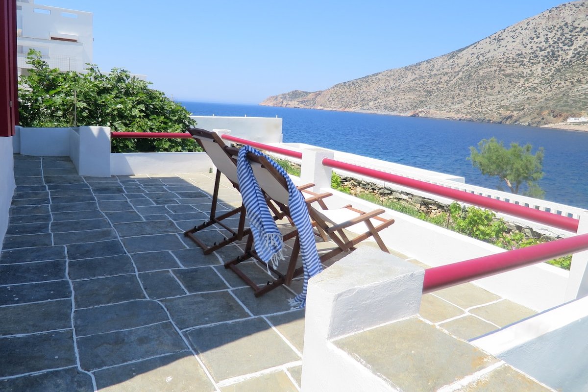 Sunset Multifunctional House on Kamares Bay gallery image 3