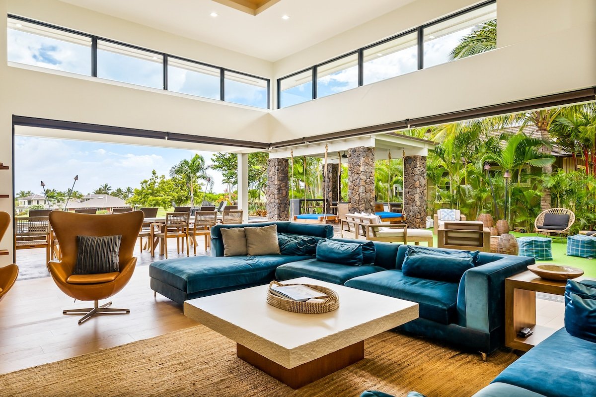 Spectacular View Home for 20! Ocean golf mountain! gallery image 4