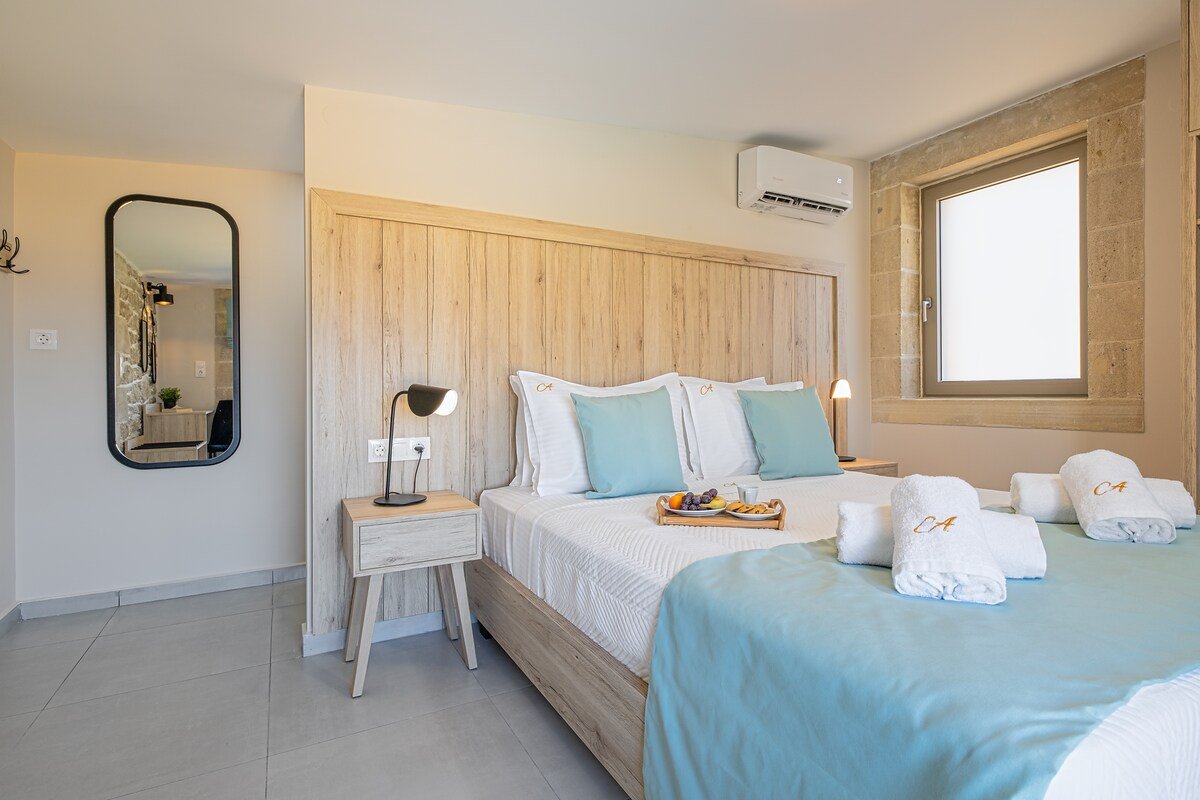 Seafront Villa Spira, Pool, View & FREE Breakfast gallery image 5