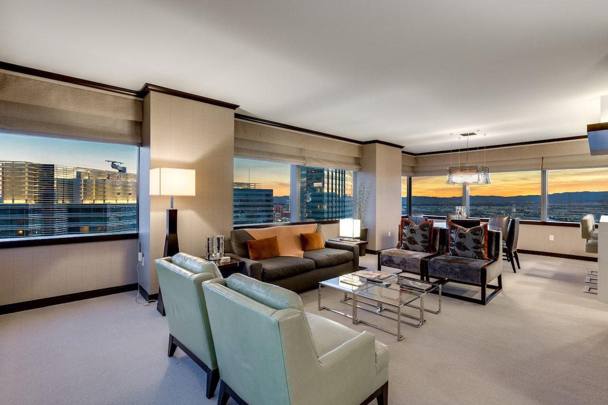 Best/ Biggest 2 BR Penthouse @Vdara! Ab Fab Views! gallery image 4