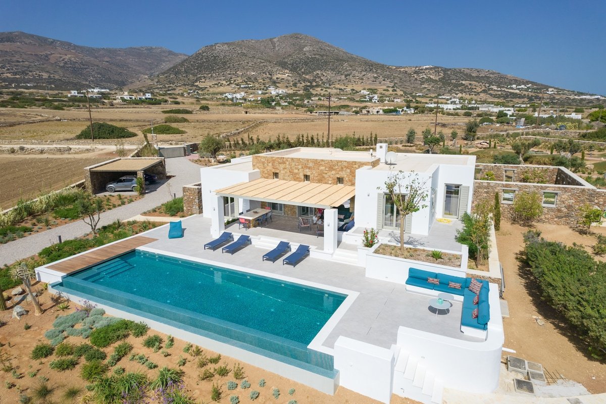 Eleonas Paros Villas, OIKIA, private pool & tennis gallery image 3