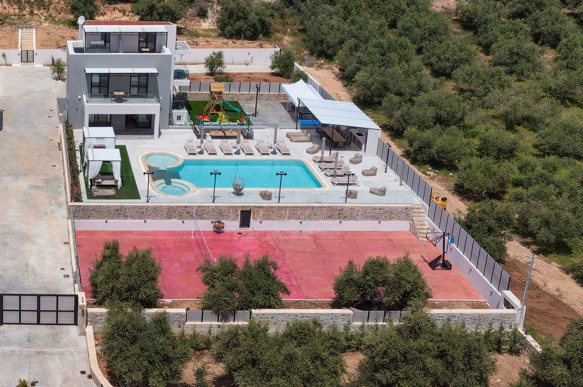 Luxurious Villa Mare – With 150m² Pool gallery image 2