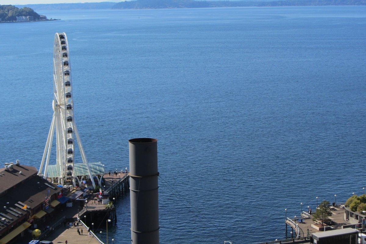 Harbor Steps 16th fl Huge Unit ~ Great Water Views gallery image 2