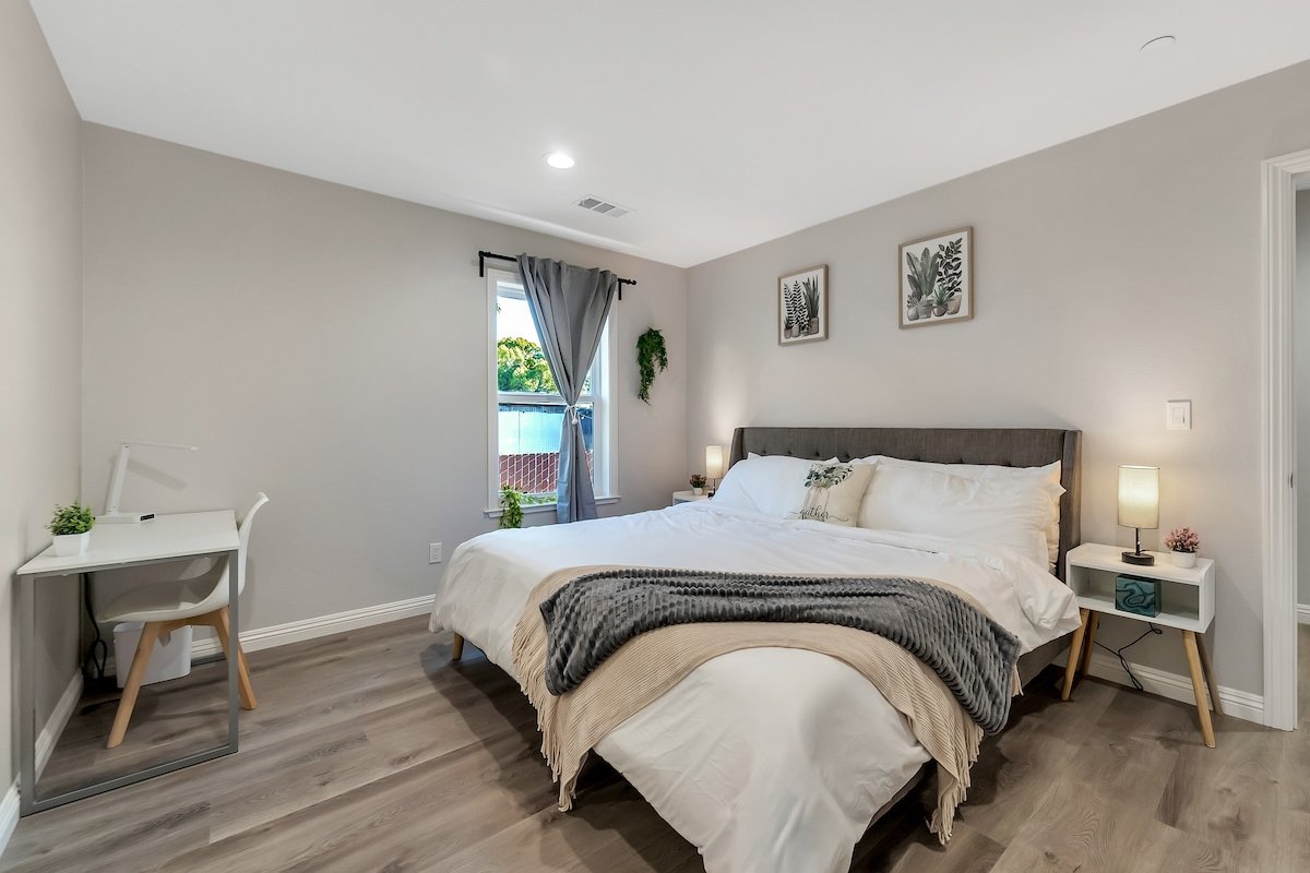 Newly built 2100 sqft modern home 6br/5ba sleep 16 gallery image 4