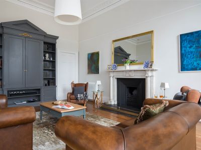 Magnificent Georgian 3-BR Apartment in New Town