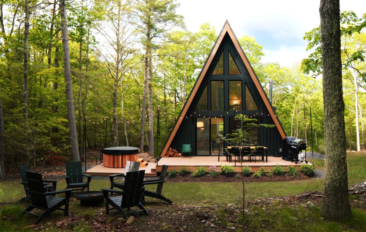 New A-Frame Cabin Retreat w/Hot Tub