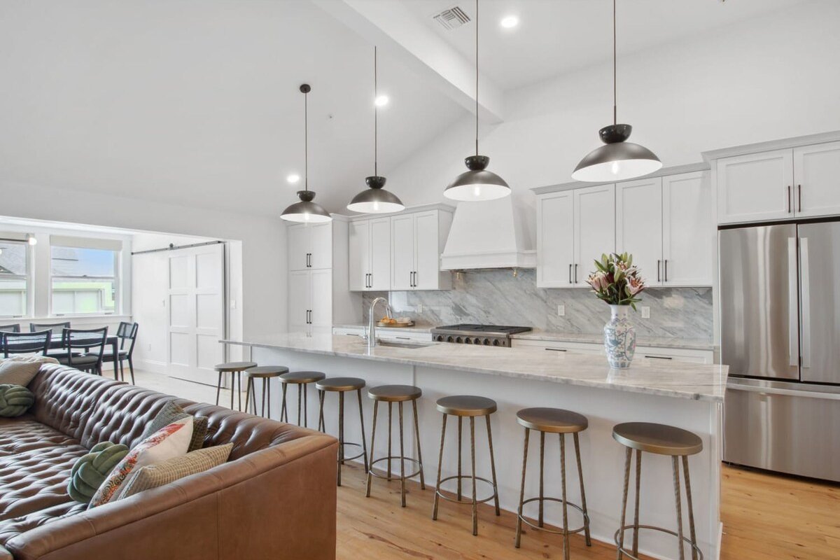 Trendy CBD Hotel Suite | Near French Quarter gallery image 4