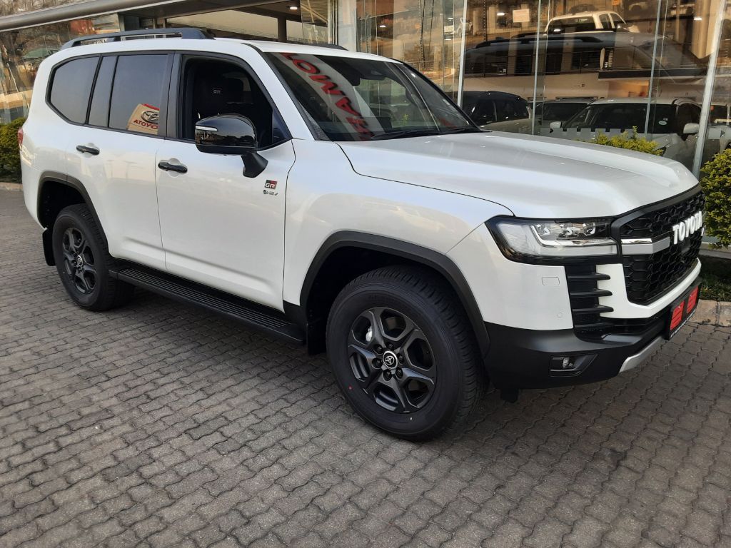 TOYOTA LANDCRUISER 300 V6 3.5T 1M HEV GR-S for Sale in South Africa