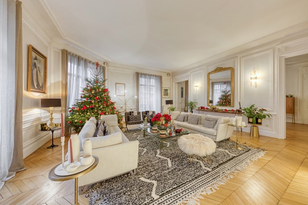 PARIS 8eme : Amazing 200 m2 flat