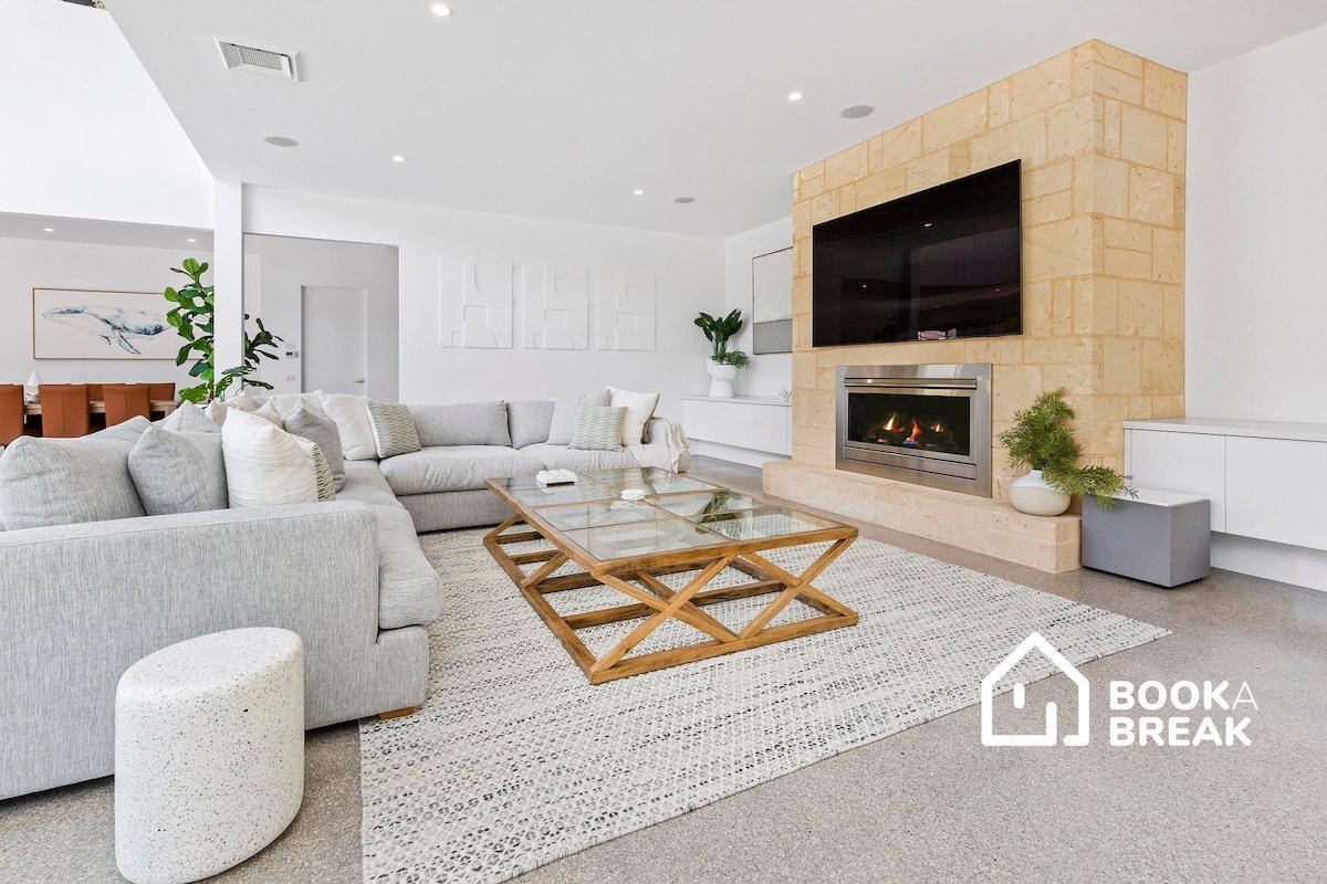 Opulence on Olive – Luxury Opposite Yacht Club gallery image 5