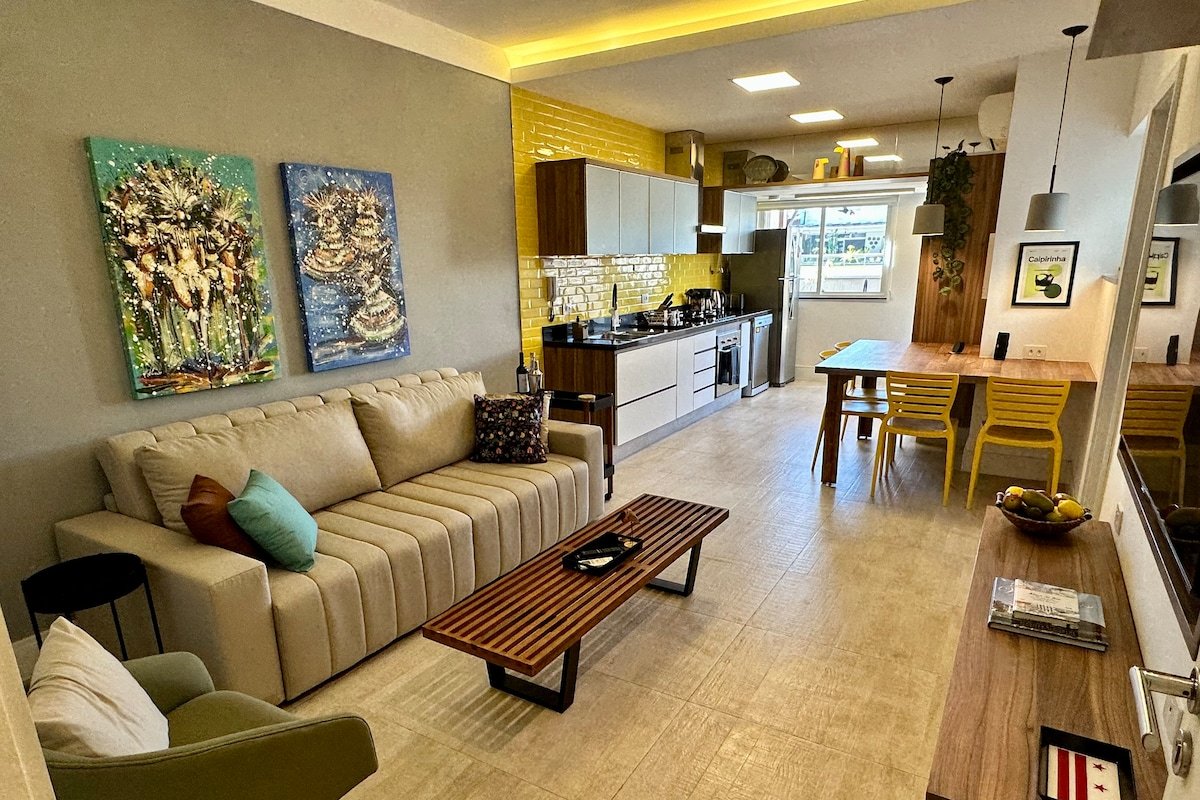 2 BDR Copacabana Penthouse, 2 Blocks to Beach gallery image 3