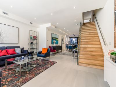 Spectacular Modern 3BR Executive Home – Must See!