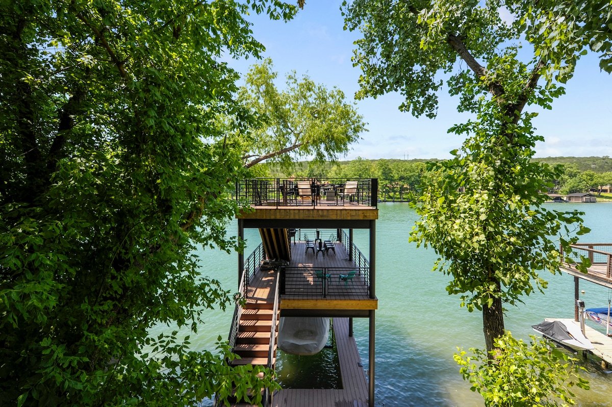 Austin Luxury: Waterfront Living & City Access gallery image 2