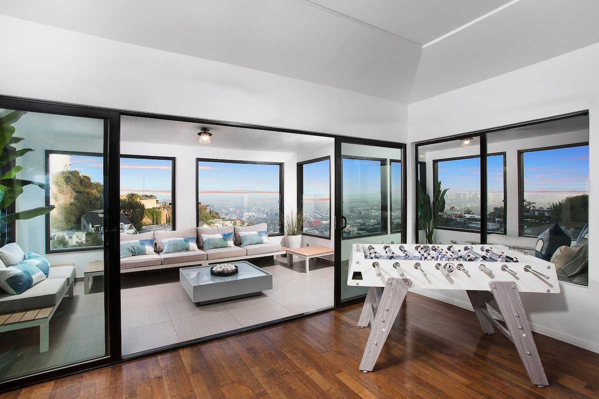 Sunset Plaza Infinity Pool House gallery image 5