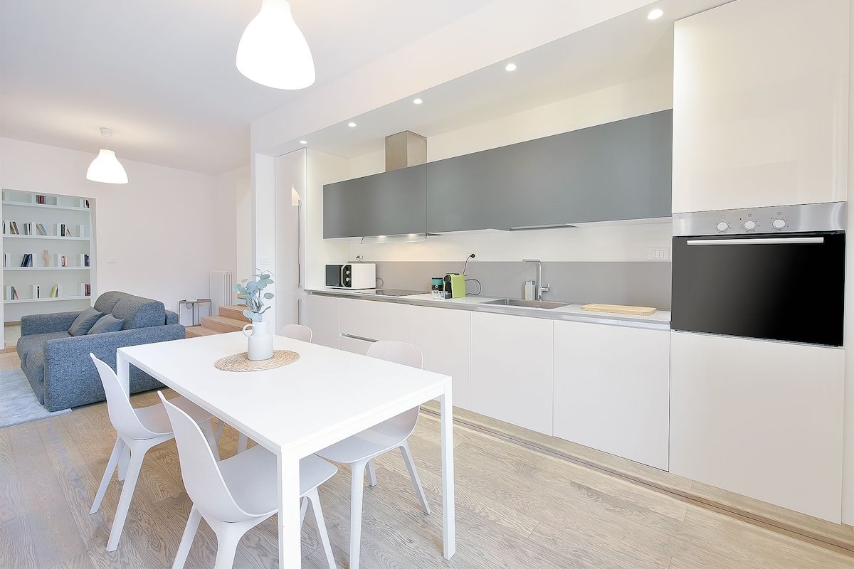 San Vitale 5 Stelle – Central Luxury Apartment gallery image 3