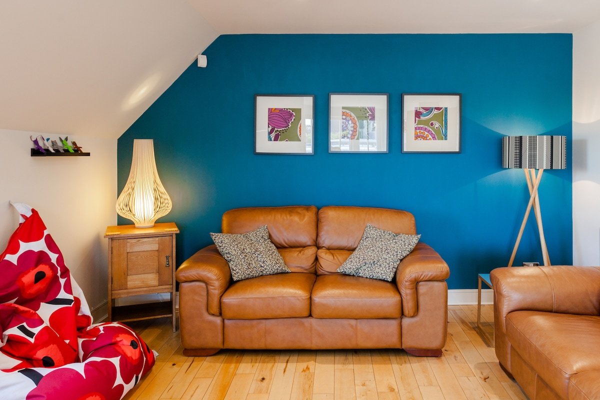 Stunning Penthouse, Free Parking! gallery image 3