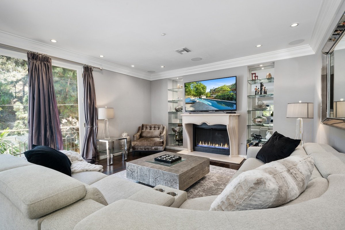 115 Upscale Dream Luxurious Villa -Pool! ALE Ready gallery image 3