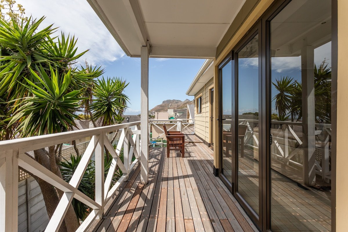 The White House in Fabulous Fish Hoek gallery image 4