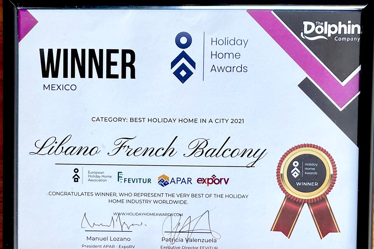 Lomas French Balcony gallery image 3