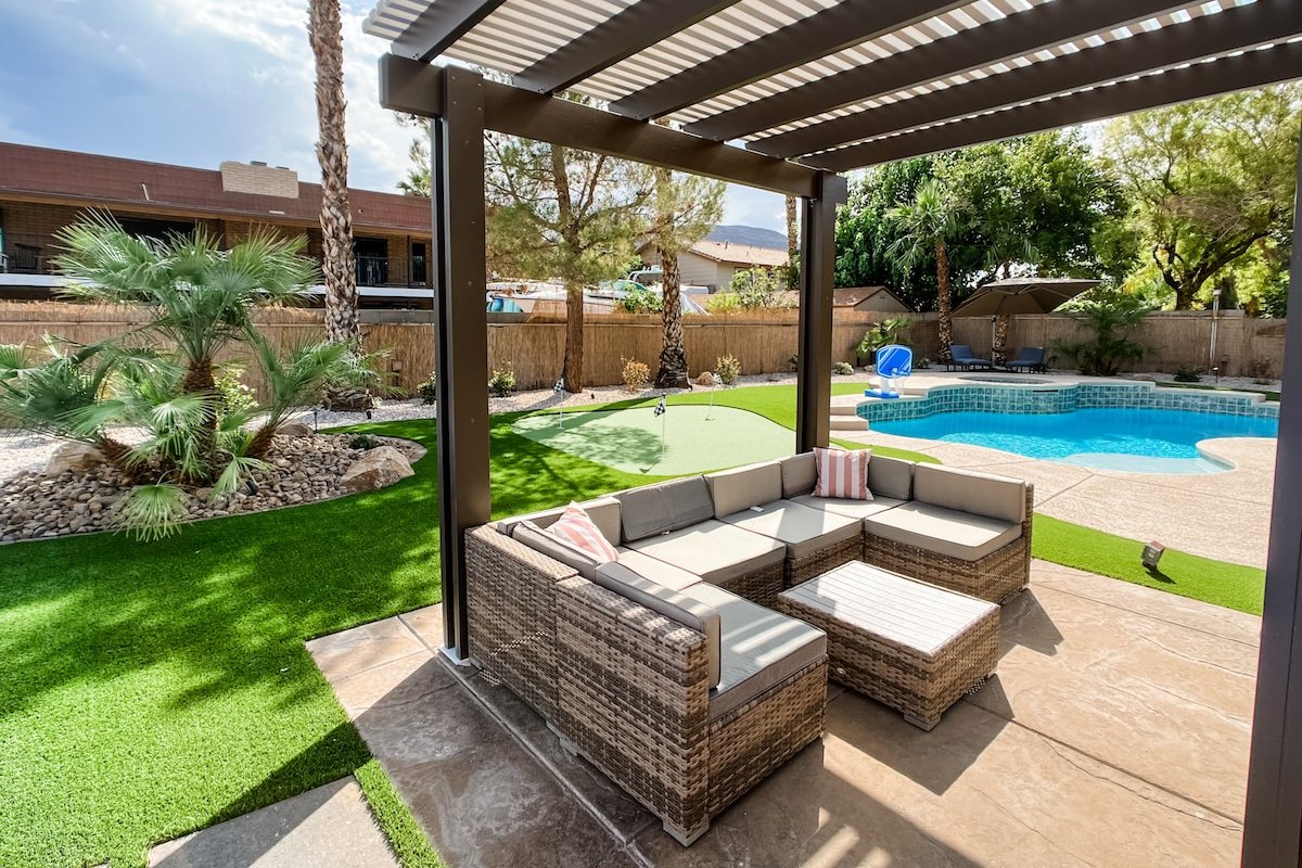 Paradise Backyard, Pool, Basketball Court, Games+! gallery image 4