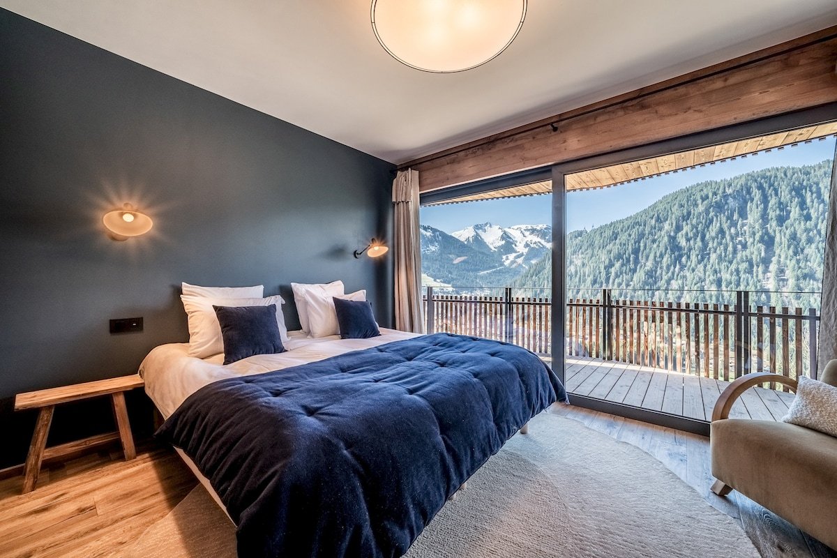 Jolimont – Elegant Alpine Chalet in Châtel gallery image 2