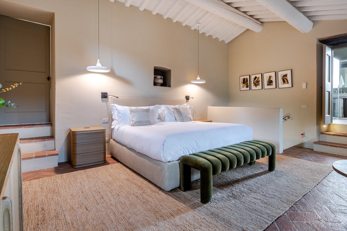 Luxury 8 bed villa near Florence with heated pool gallery image 5