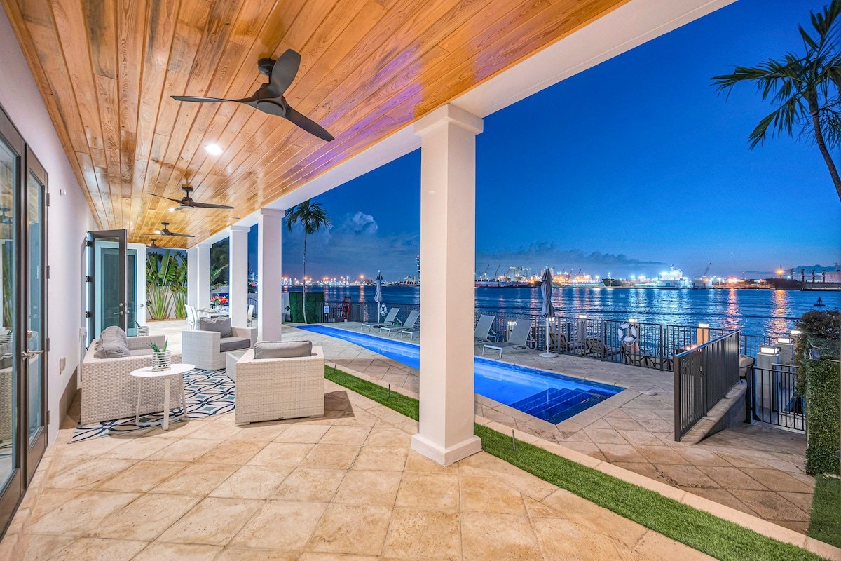 Million Dollar Waterfront Views | Walk to Beach gallery image 2