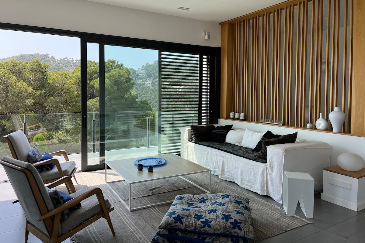 Modern Villa with spectacular view and a pool gallery image 3