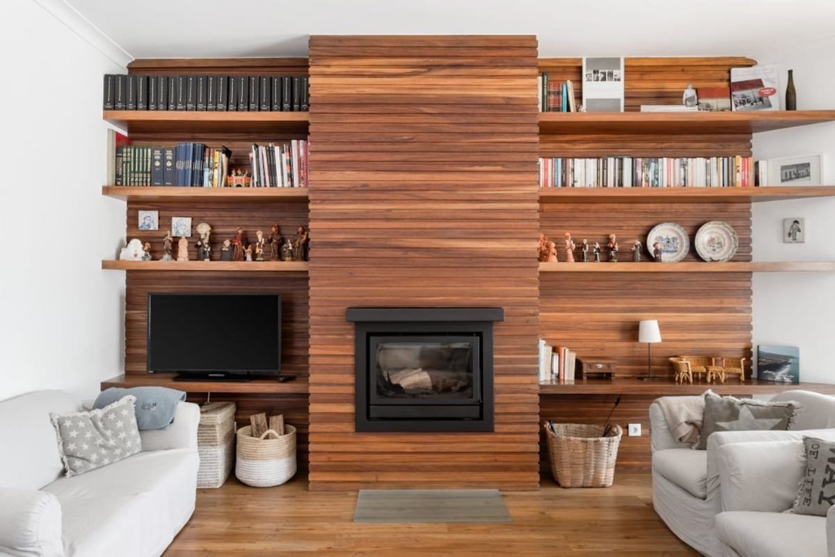 Relax on the sunny pool deck. Children friendly gallery image 2