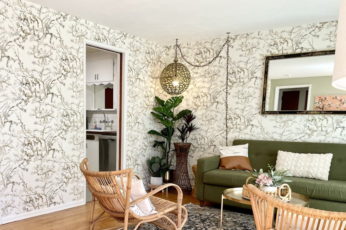 Fremont Nirvana | Chic Townhome Near Bars & Eats gallery image 4