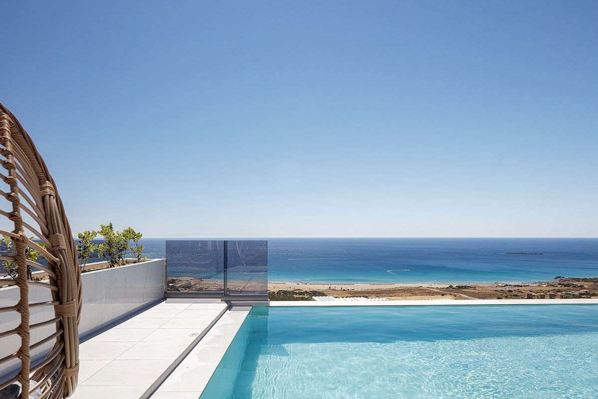 Villa Erato, 2 BD, private pool, sea views! gallery image 2