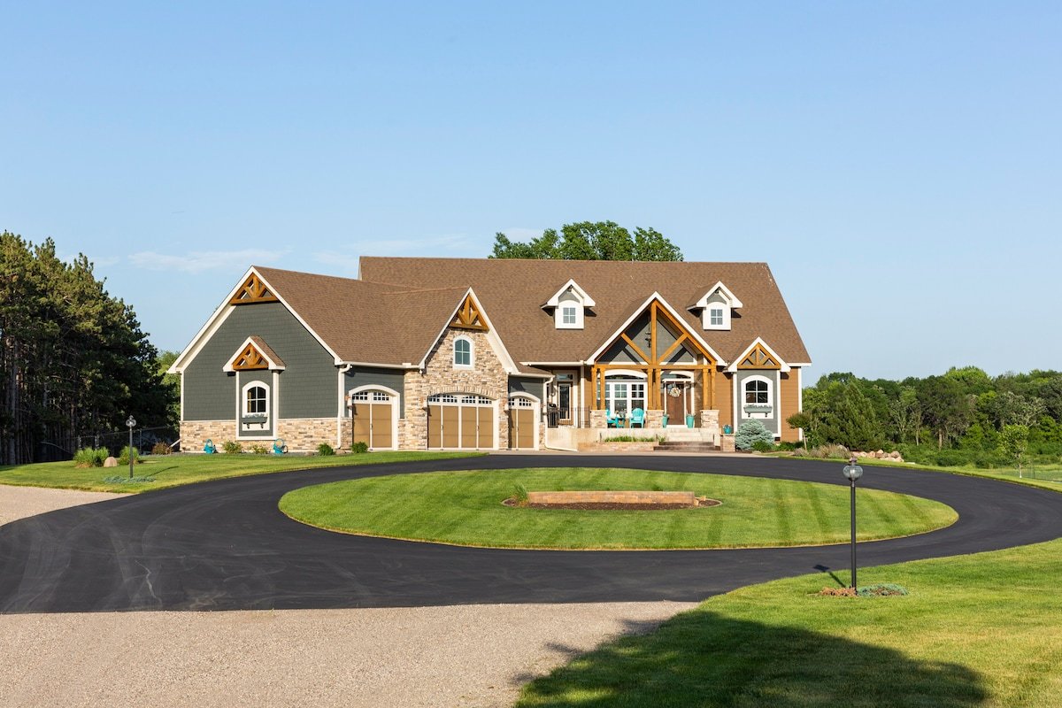 5000sf house-13 acres of privacy-Abundant wildlife gallery image 2