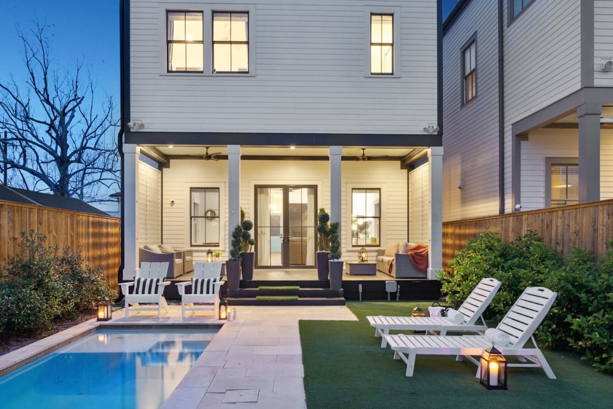 Deluxe Modern Home | Heated Pool & Game Room gallery image 2