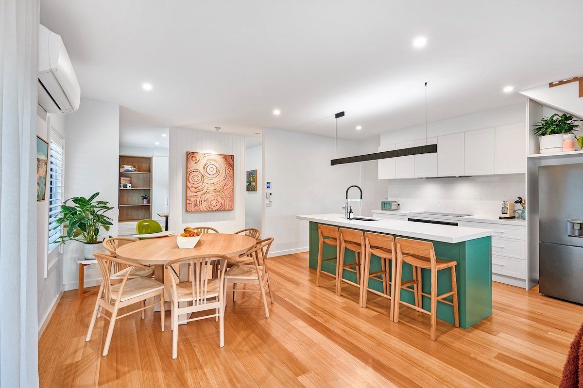 New! Seafoam Getaway gallery image 4