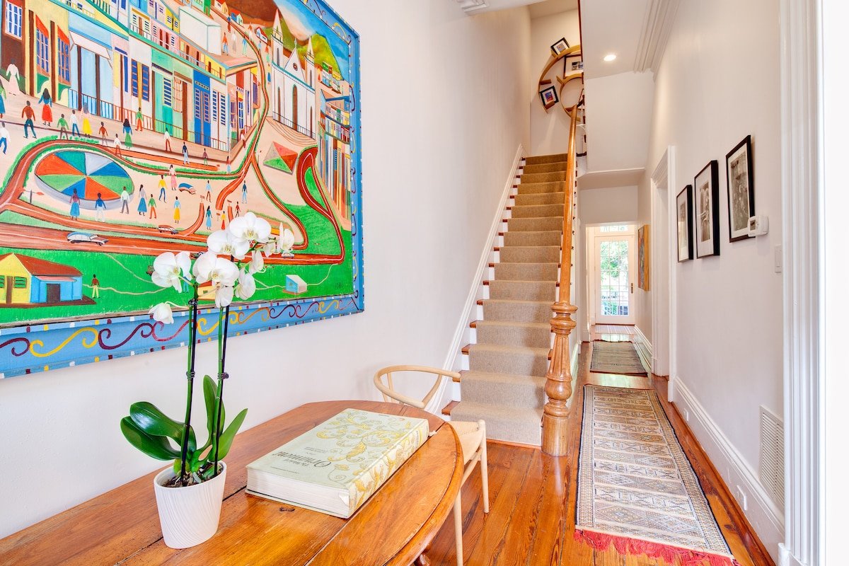 Superb, Designed, Historic House in Georgetown gallery image 3