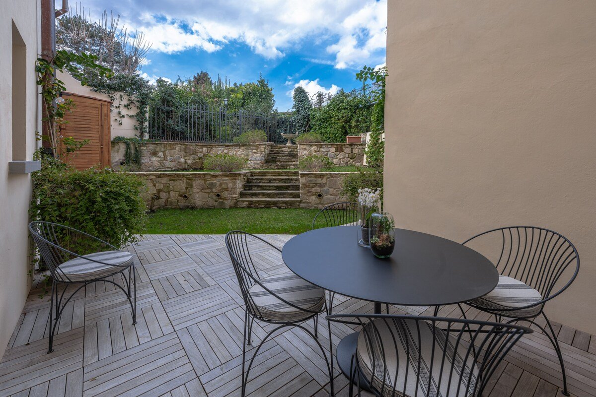 Galileo’s Garden at Ponte Vecchio gallery image 4